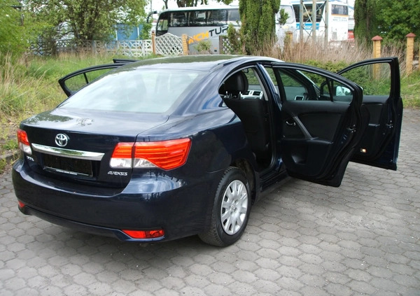 Toyota Avensis cena 31990 przebieg: 192000, rok produkcji 2011 z Gliwice małe 191